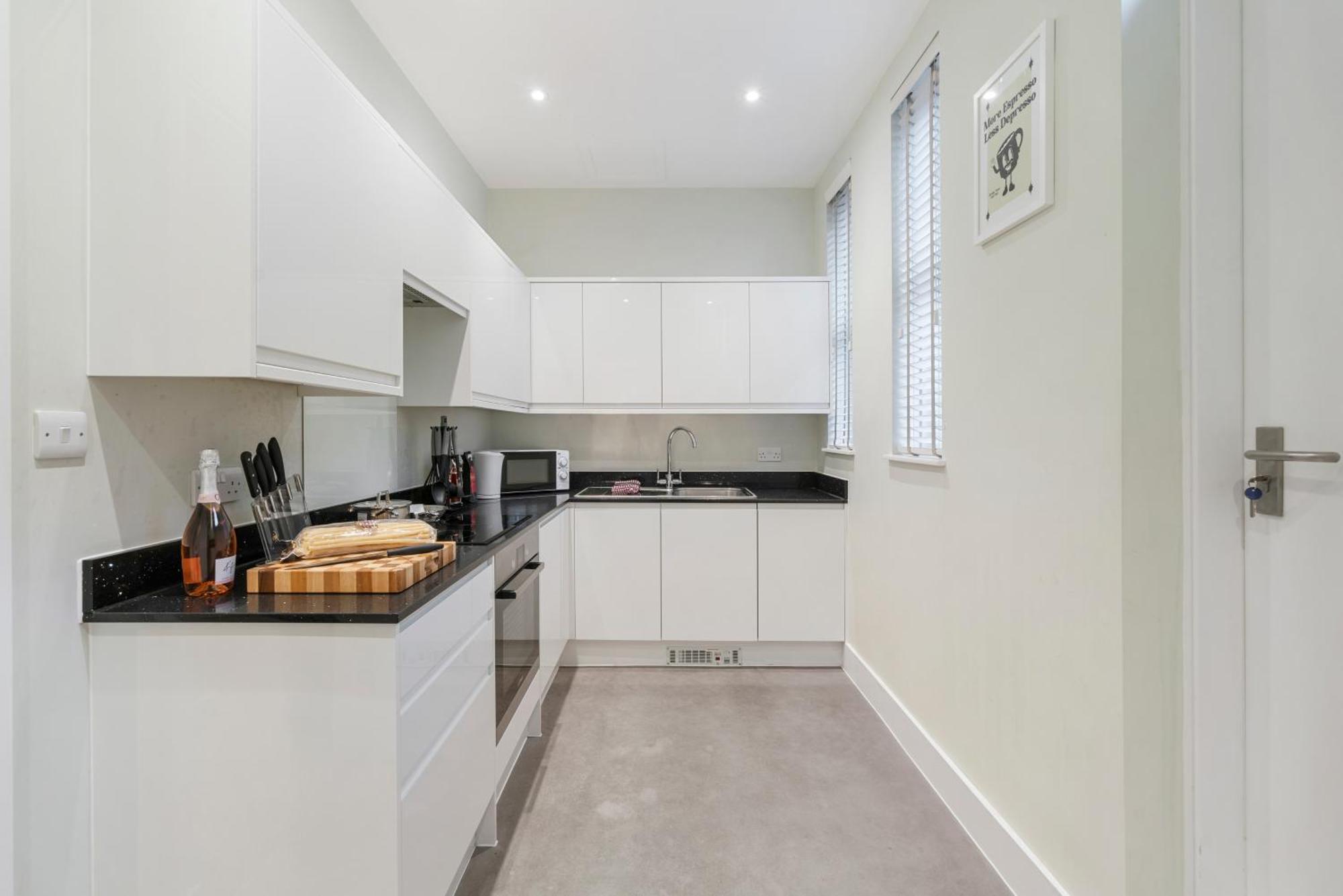 Chic 2 Bed Maisonette In Mayfair 32A London Bagian luar foto